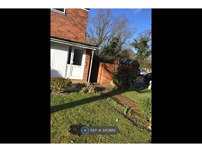 3 Bedroom Maisonette To Rent In Paddock Wood, Tunbridge Wells, TN12