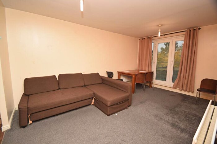 2 Bedroom Apartment To Rent In Parkhouse Court, Hatfield, AL10