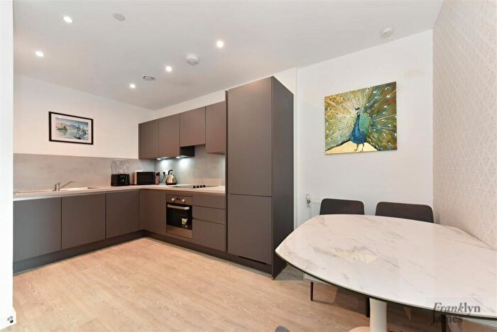2 Bedroom Flat For Sale In Shipbuilding Way, London, E13