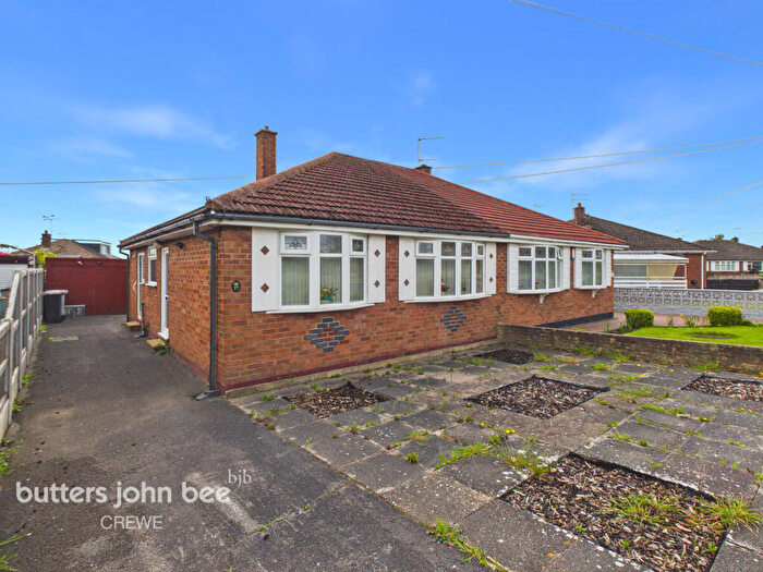 2 Bedroom Semi-Detached Bungalow For Sale In Windsor Avenue, Crewe, CW1
