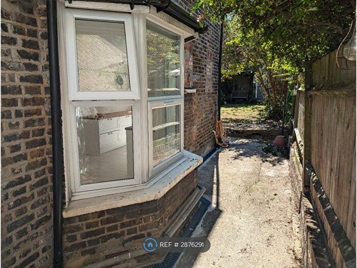 1 Bedroom Flat To Rent In Warham Road, London, N4