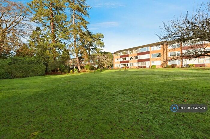 2 Bedroom Flat To Rent In Wray Common Road, Reigate, RH2