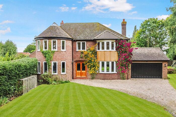 5 Bedroom Detached House For Sale In Thurlby, Lincoln, LN5