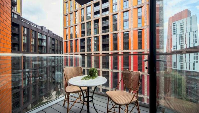 3 Bedroom Flat To Rent In Thornes House, Charles Clowes Walk, London, SW11