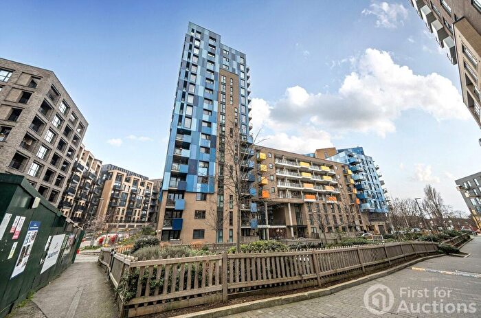 2 Bedroom Flat For Sale In Parkside Avenue, Greenwich, SE10