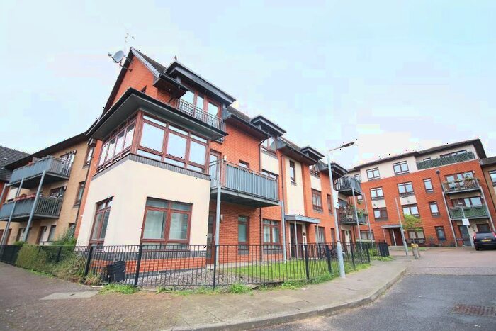 2 Bedroom Flat To Rent In Atlas Crescent, Edgware, Middlesex, HA8