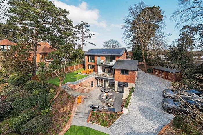 4 Bedroom Detached House For Sale In Newtown Road, Warsash, SO31