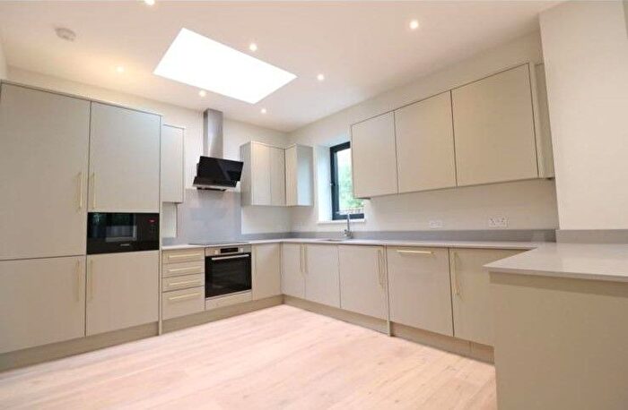 3 Bedroom Detached House To Rent In Albert Road, London, NW7