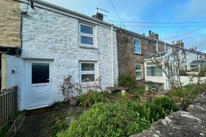 2 Bedroom Property To Rent In Jamaica Place, Penzance, TR18