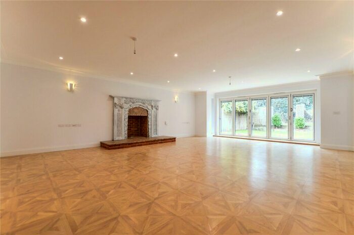 5 Bedroom Detached House To Rent In Farmhouse Close, Pyrford, Woking, Surrey, GU22