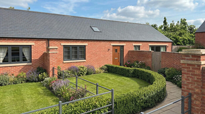 3 Bedroom Semi-Detached Bungalow For Sale In New House Farm, Darwen Close, Mickleover, DE3
