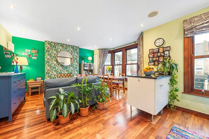 2 Bedroom Flat For Sale In Leander Road, SW2
