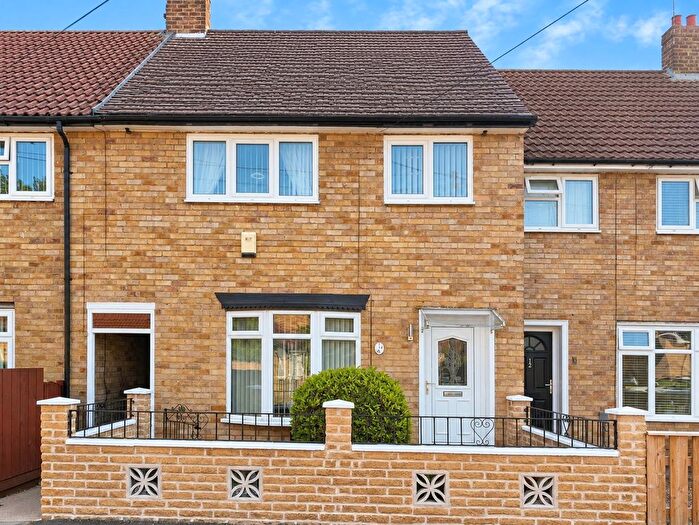 3 Bedroom Terraced House For Sale In Surrey Garth, Hull, HU4