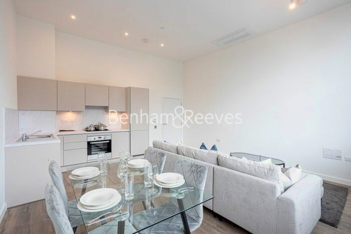 1 Bedroom Flat To Rent In Carnation Gardens, Hayes, UB3