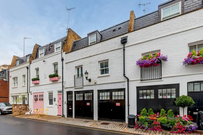 2 Bedroom Mews To Rent In Pavilion Road, London, SW1X