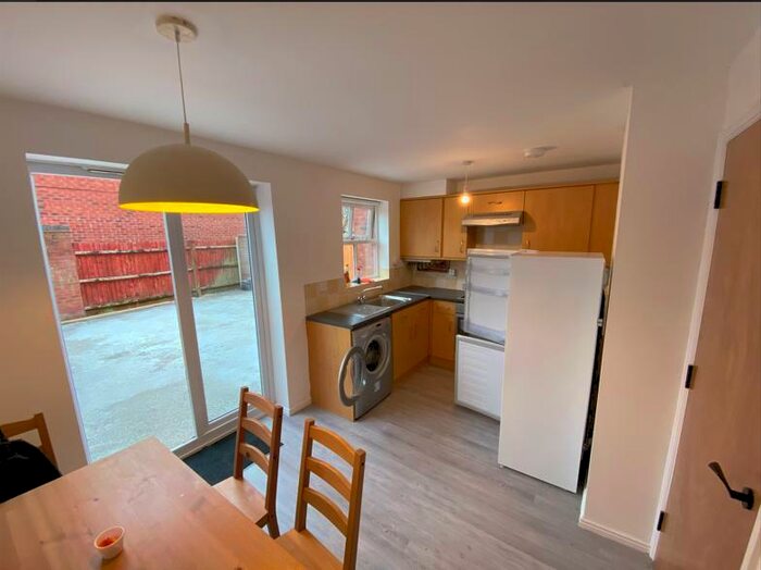 4 Bedroom Semi-Detached House To Rent In Wright Way, Bristol, BS16