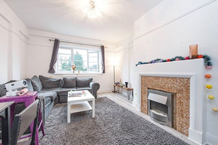 4 Bedroom Flat For Sale In West End Lane, South Hampstead, London, NW6