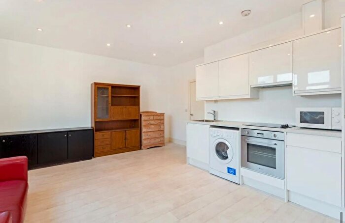 1 Bedroom Flat To Rent In Finchley Road, NW11