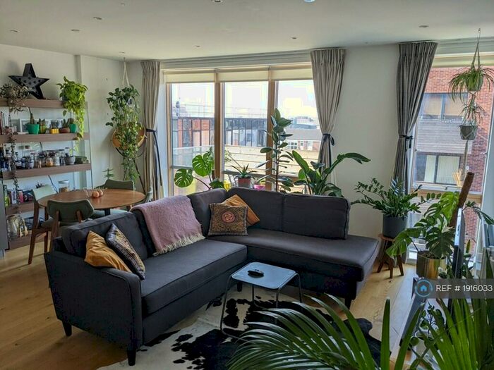 2 Bedroom Flat To Rent In Hoey Court, London, E3