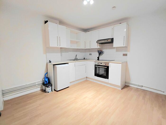 1 Bedroom Flat To Rent In Salisbury Road, Barnet, EN5