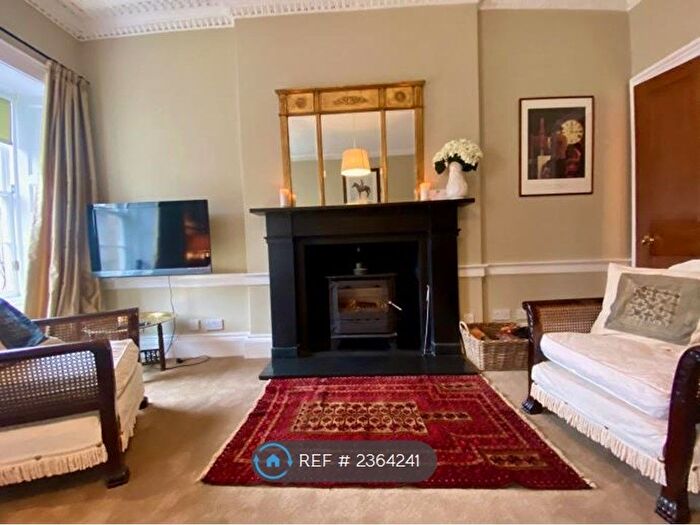 3 Bedroom Flat To Rent In St. Stephen Street, Edinburgh, EH3