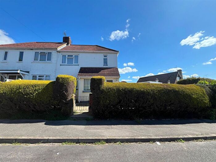 2 Bedroom Semi Detached House For Sale In Wolfe Road, Aldershot, GU12