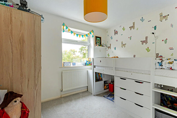 4 Bedroom Detached House For Sale In Stonehouse Road, Liphook, GU30
