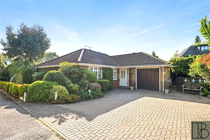 3 Bedroom Bungalow To Rent In Windmill Lane, Barnet, EN5