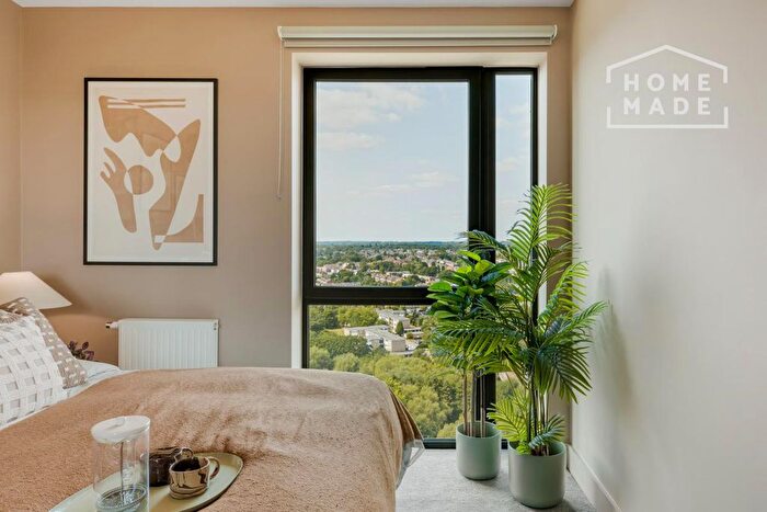 1 Bedroom Flat To Rent In Cassiobury, WD18