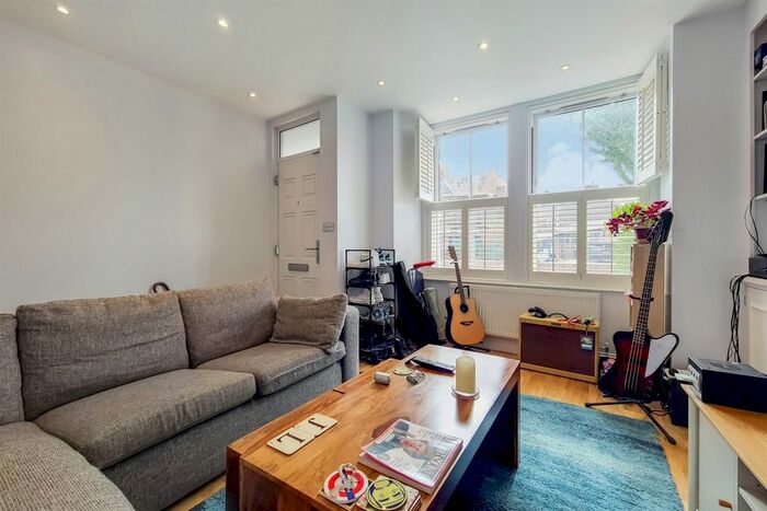 2 Bedroom Maisonette To Rent In Mellison Road, Tooting, SW17