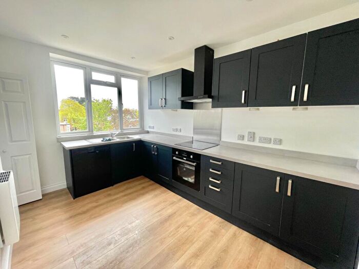 2 Bedroom Flat To Rent In Christchurch Road, BH7
