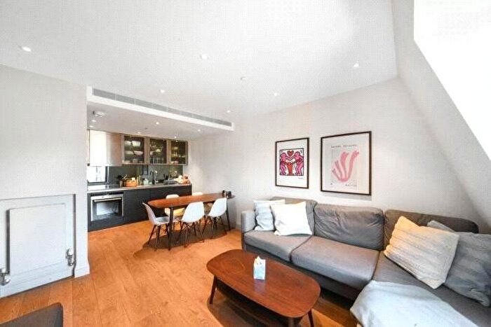 2 Bedroom Flat To Rent In The Lincolns, Grays Inn Road, London, WC1X