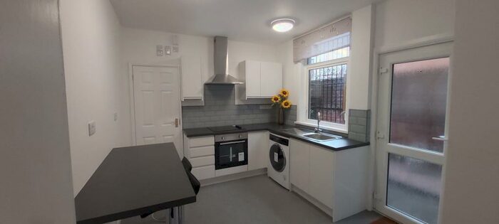 1 Bedroom Flat To Rent In Bed, Albany Road, Coventry, CV5