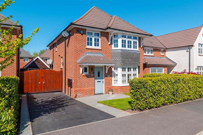 4 Bedroom Detached House For Sale In Green Hill Drive, Leyland, PR25