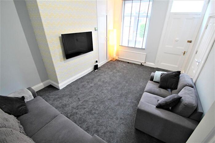5 Bedroom Terraced House To Rent In Headingley Avenue, Headingley, Leeds, LS6