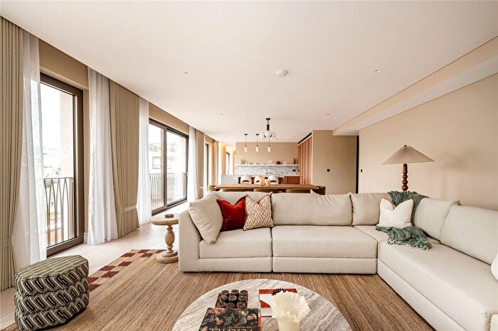 3 Bedroom Flat To Rent In Carrington Street, Mayfair, London, W1J