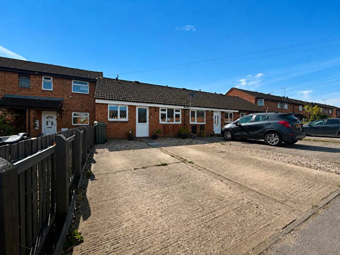2 Bedroom Bungalow For Sale In Westbourne Drive, Hardwicke, Gloucester, GL2