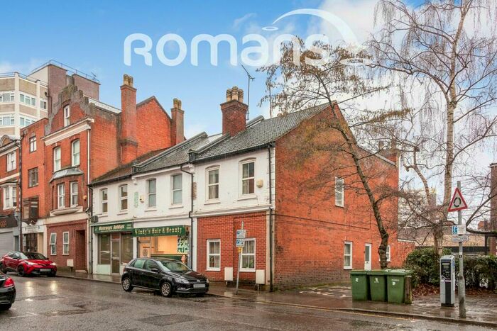 2 Bedroom Flat To Rent In Station Road, Aldershot, GU11