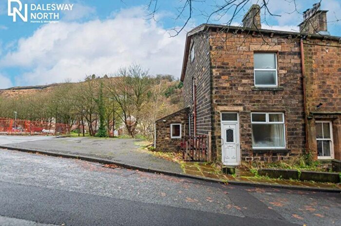 3 Bedroom Semi-Detached House For Sale In Knowlwood Road, Todmorden, OL14