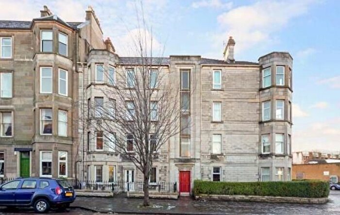 2 Bedroom Flat To Rent In , Mcdonald Road, Edinburgh, EH7