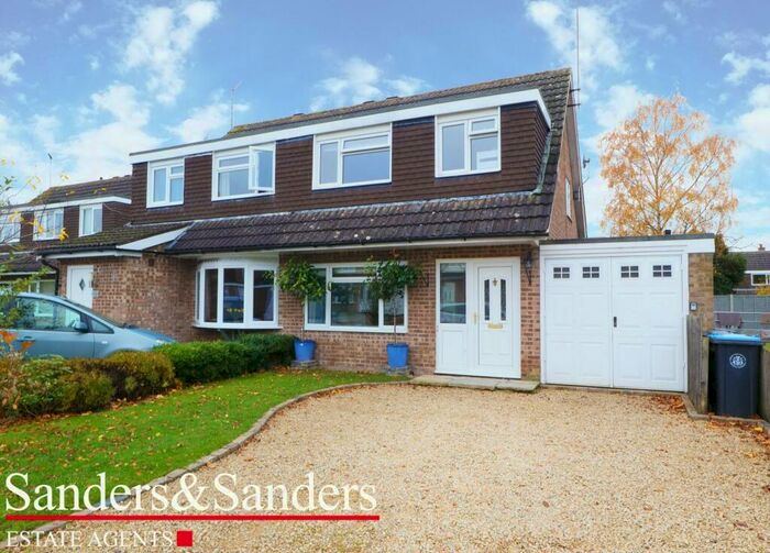 3 Bedroom Semi-Detached House For Sale In Collins Way, Alcester, B49