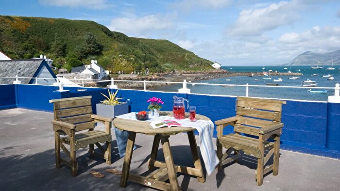 1 Bedroom End Of Terrace House To Rent In Porthdinllaen, LL53