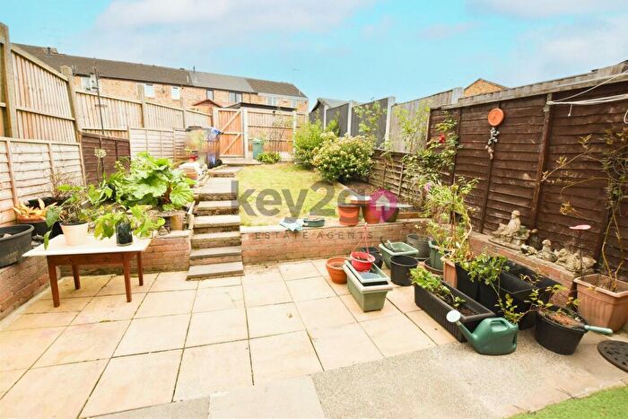 3 Bedroom Terraced House For Sale In Clayton Hollow, Waterthorpe, Sheffield, S20