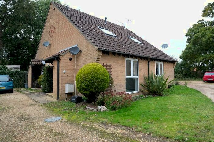 1 Bedroom Terraced House To Rent In Pond Close, SO40