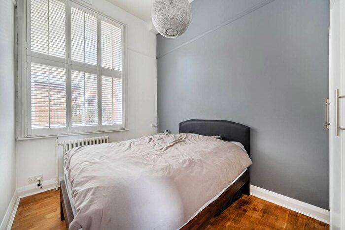 1 Bedroom Flat For Sale In Mapesbury Road, Mapesbury Estate, London, NW2