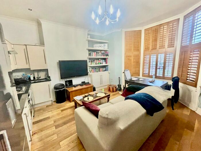2 Bedroom Flat To Rent In Dartmouth Park Hill, London, NW5