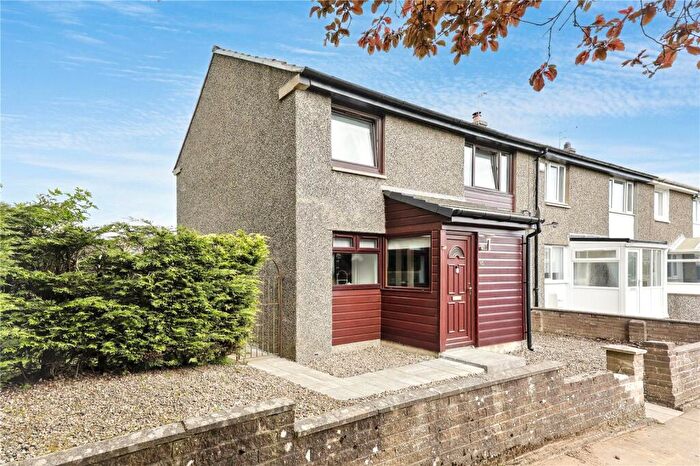 3 Bedroom End Of Terrace House For Sale In Elgin Drive, Glenrothes, Fife, KY6