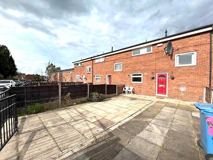 3 Bedroom Terraced House To Rent In Auckland Drive, Salford, M6