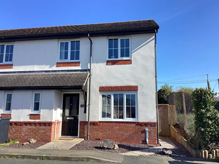 3 Bedroom End Of Terrace House For Sale In Ponc Y Rhedyn, Benllech, Tyn-Y-Gongl, LL74