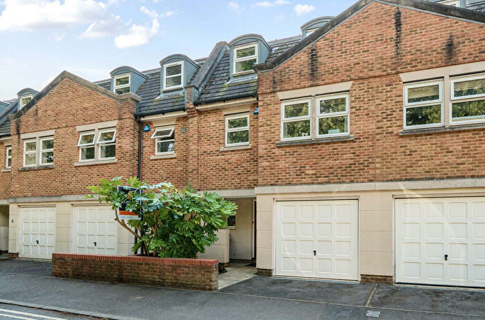 4 Bedroom Town House To Rent In Middle Way, Summertown, OX2